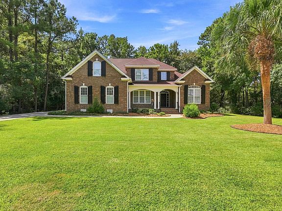 2nd image of 45 Highwood Circle