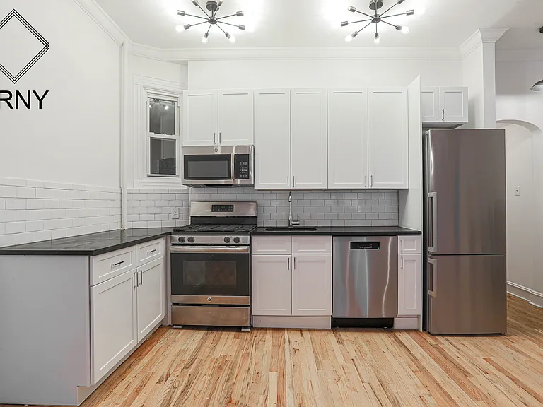 860 Manhattan Ave #2 — Photo 4