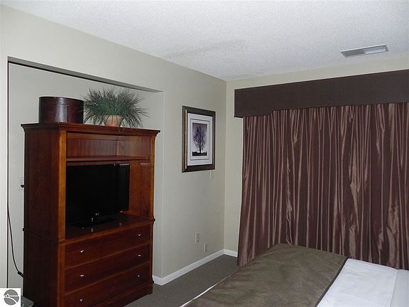 5th image of 5167 Valleyway Dr