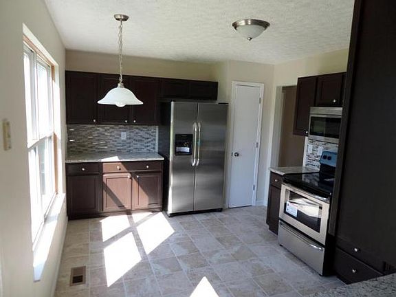 3rd image of 1115 Evadell Dr
