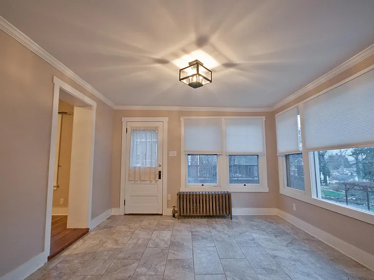 234 E Hamilton Ave — Photo 1