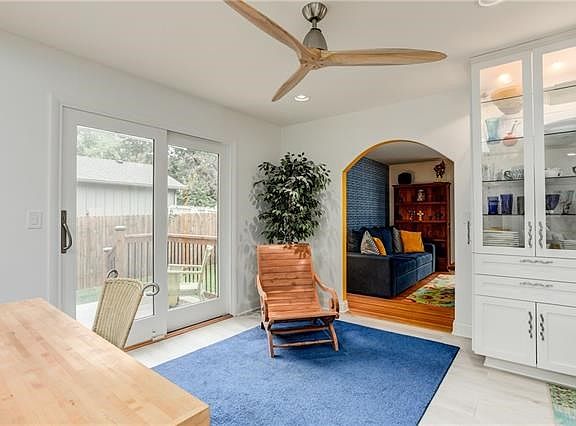 3rd image of 8116 Juniper Dr