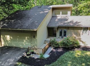 16457 James St, Holland, MI 49424