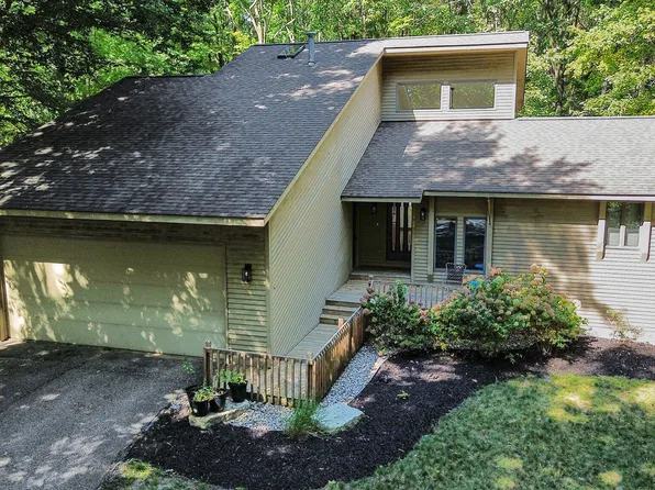 16457 James St, Holland, MI 49424