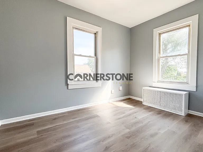 16 Crescent Ave — Photo 10