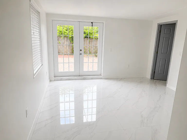 4249 SW 48th Ct — Photo 11