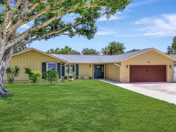 124 Flame Vine Dr, Naples, FL 34110