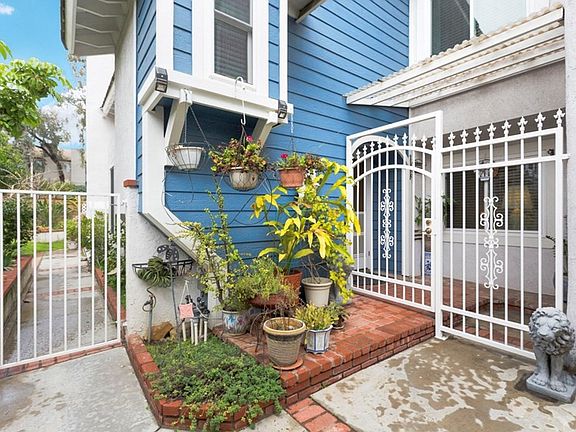 3rd image of 2730 Fairlane Pl