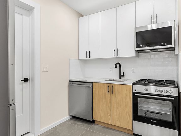 3rd image of 574 9th Ave APT 6