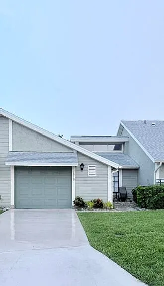 1510 SE Dewberry Ct — Photo 1