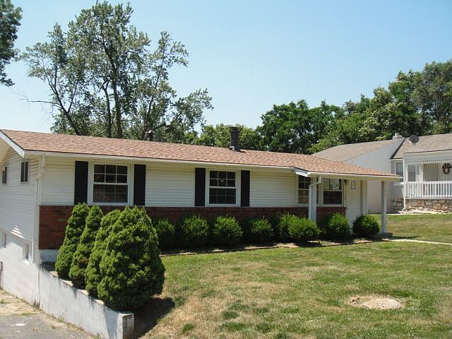 1st image of 5821 Webster Ave