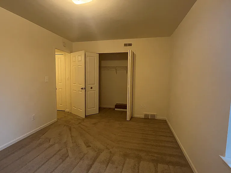 Eastwood Village Apartments — Photo 46