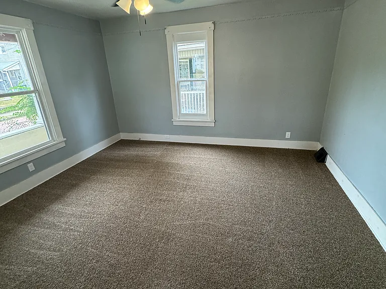 608 Hazlett Ave NW — Photo 3