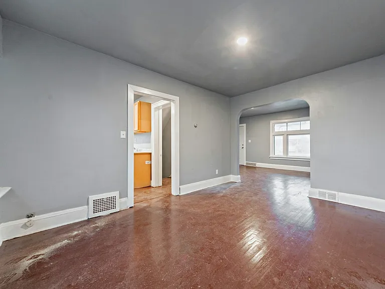 11009 Greenwich Ave — Photo 6