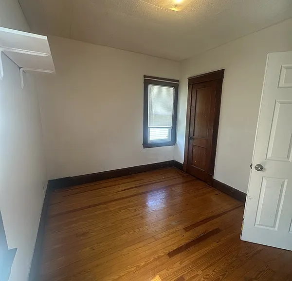 9611 Larnder Ave — Photo 11
