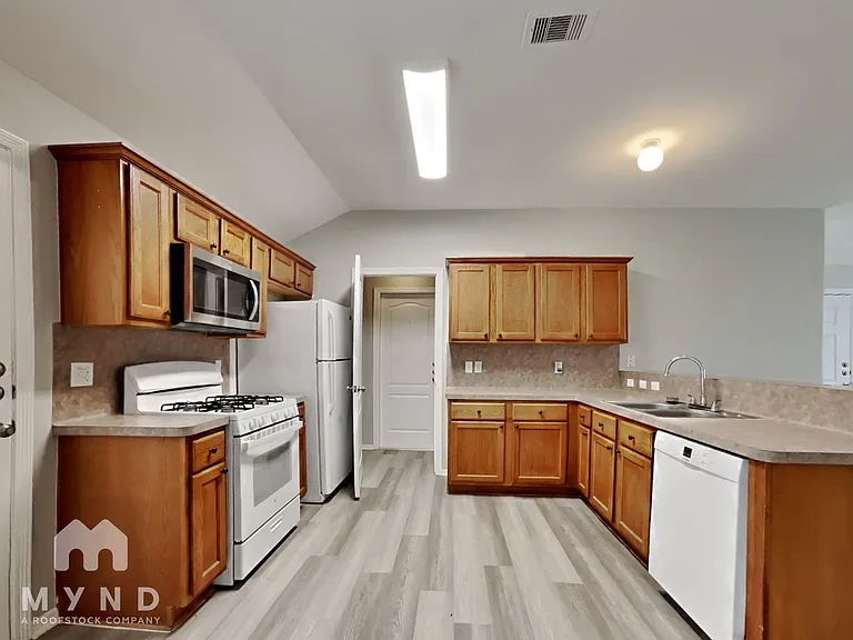 24226 Hard Wood Dr — Photo 4