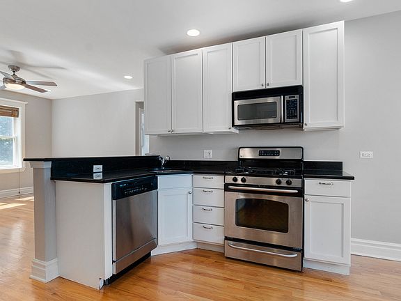 4th image of 3851 N Kedvale Ave APT E2
