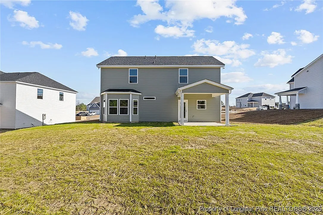 4 bed, 1992 sqft, $2,350 — Photo 2