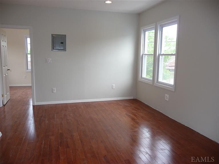 2nd image of 611 Logan Ave