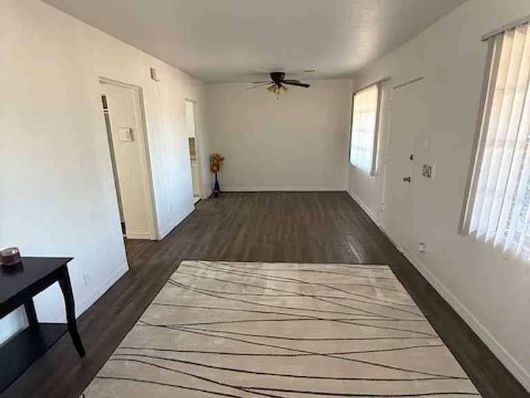 7235 N 55th Ave — Photo 5