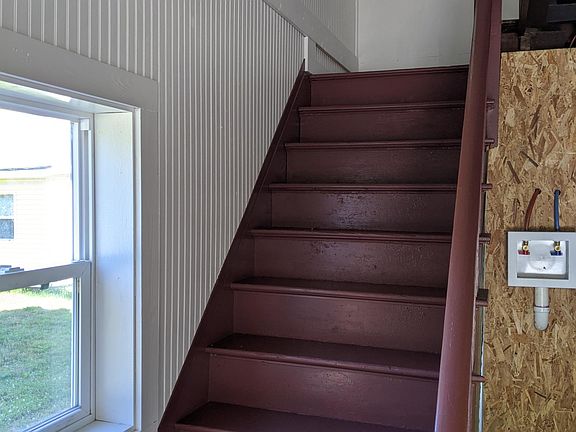 5th image of 405 1/2 E Jefferson St #2
