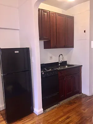 Rented by Warren T Real Estate Corp. | media 4