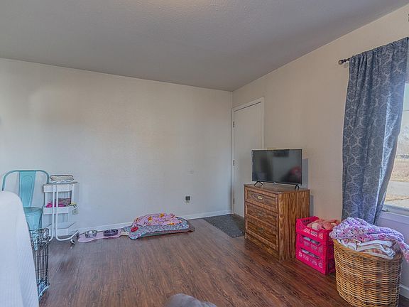 2nd image of 125/129 8th Ave