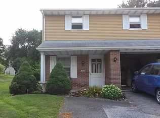 306 Edgehill Dr, Akron, PA 17501