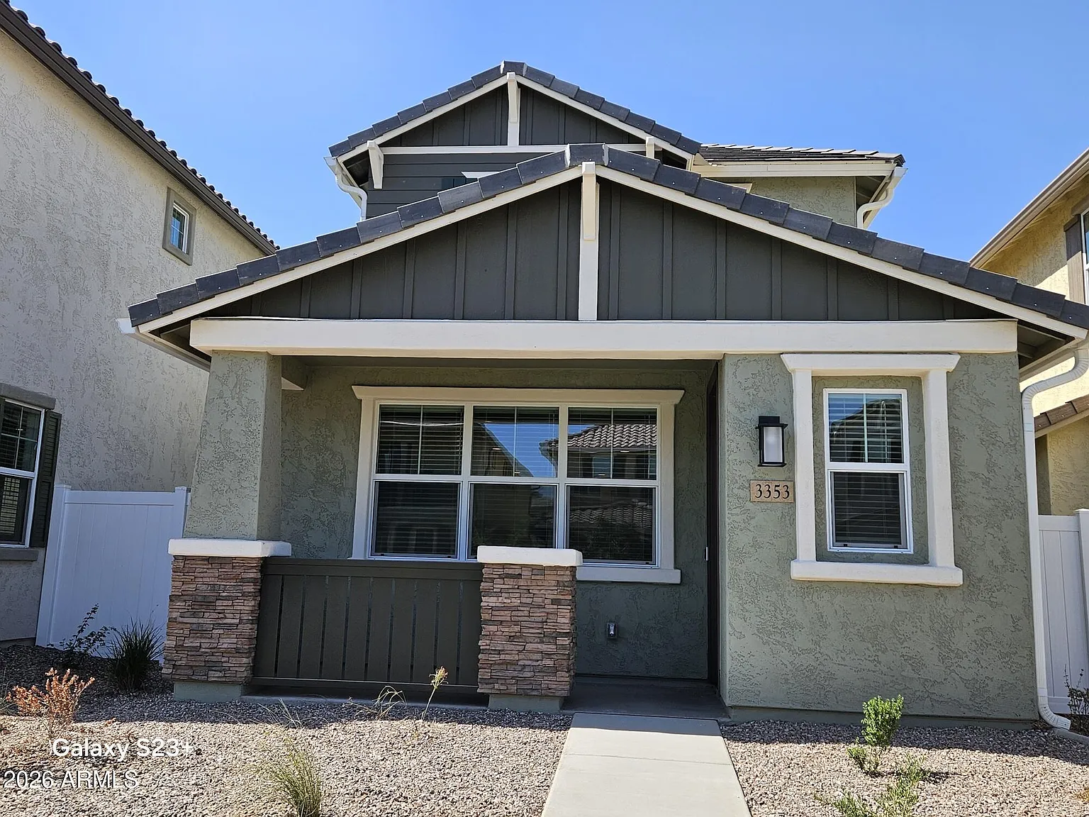 3 bed, 2.5 bath, 1744 sqft, $2,425 — Photo 2