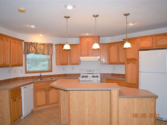 3rd image of 302 S 17th St