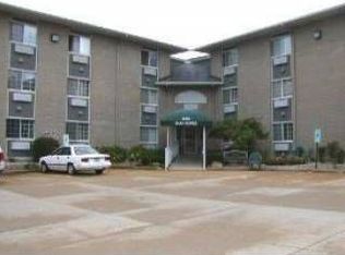 3305 Sunset Ave APT 101, Waukegan, IL 60087