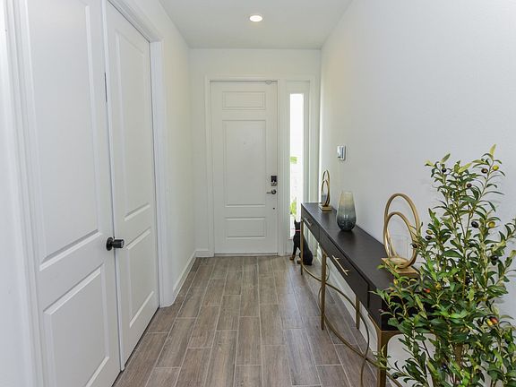 5th image of 1525 Stockbridge St
