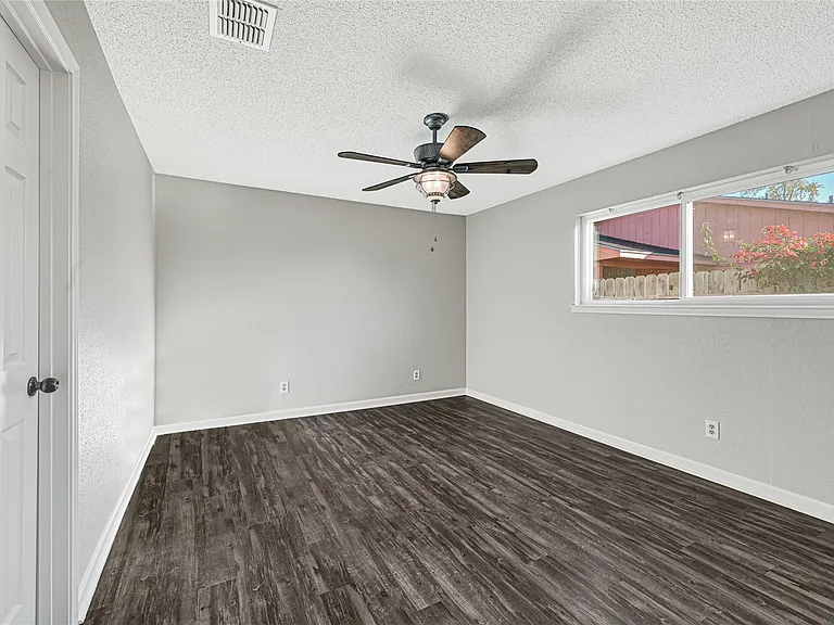 1803 Flamingo Dr — Photo 16