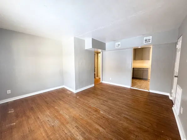 2042 NW 25th St, Oklahoma City, OK