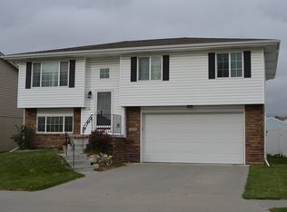 5626 Redtail Rd, Council Bluffs, IA 51501