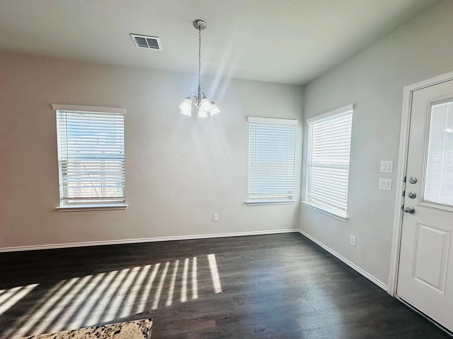 Luxury Townhome near Randolph AFB — Photo 4