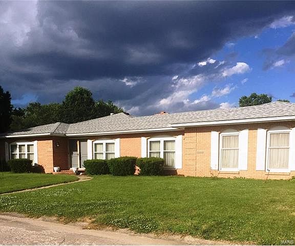 1st image of 4585 De Lynn Dr