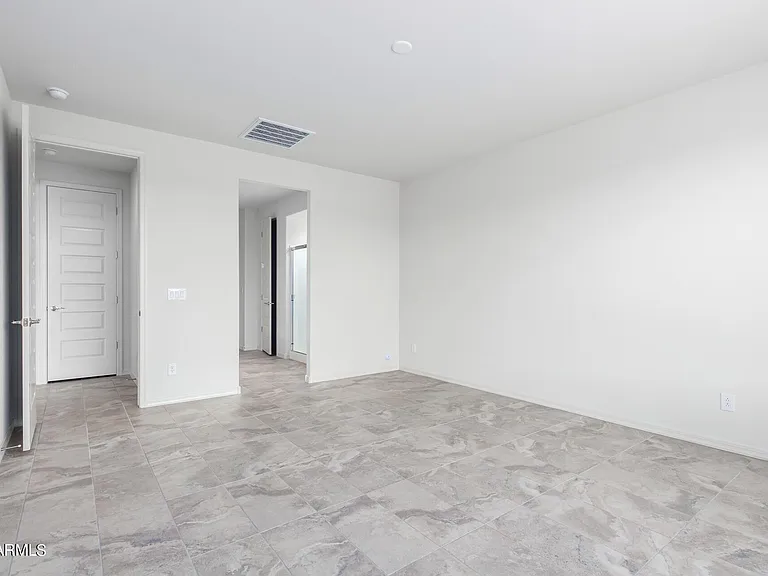 8529 S 67th Dr — Photo 20