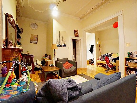 3rd image of 310 Clermont Ave APT 2