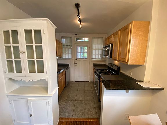 4th image of 2330-2332 Neil Ave #2330-B