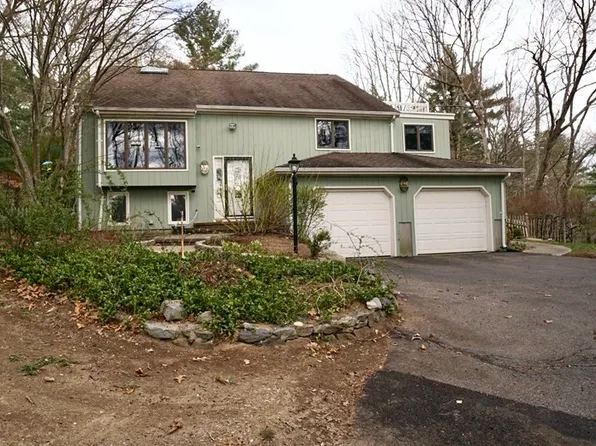 105 Spring St, Wrentham, MA 02093