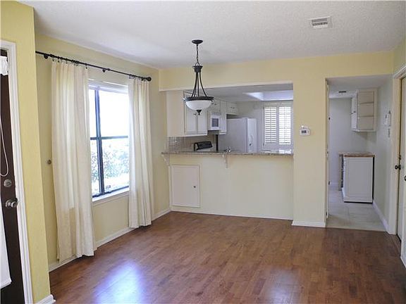 5th image of 9518 Topridge Dr APT 23