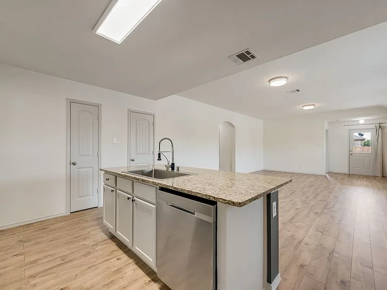 1123 Garnet St — Photo 11