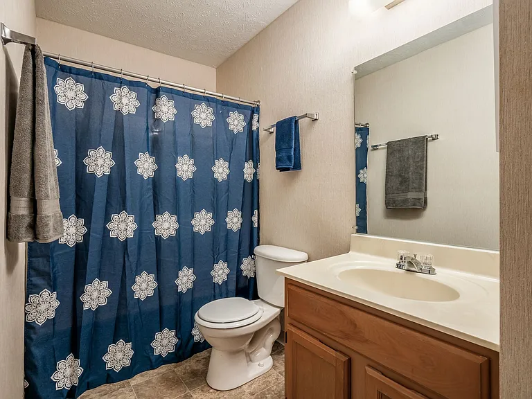 2404 Royal Meadow Ln — Photo 6