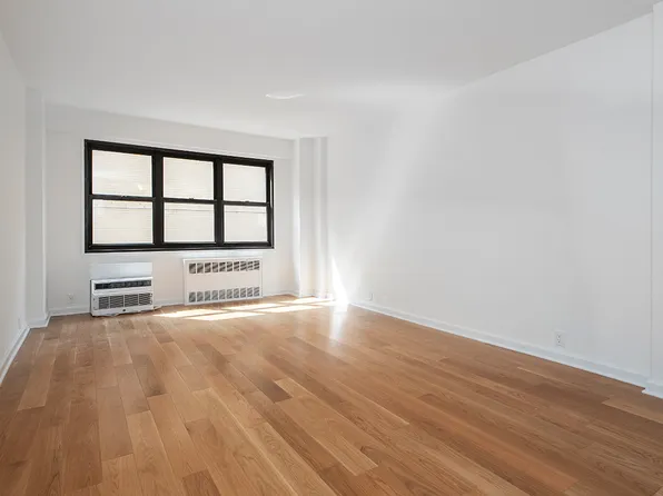 240 East 76th Street image 3 of 7