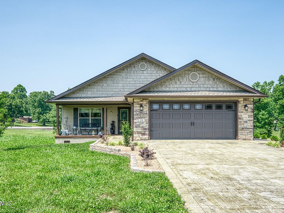 1st image of 19 Perry Creek Dr
