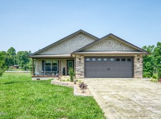 19 Perry Creek Dr, Crossville, TN 38572