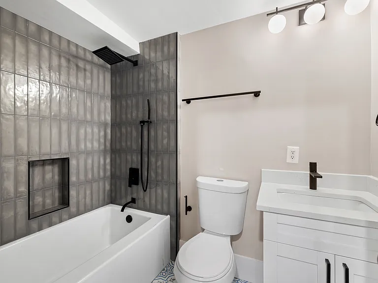 52 Q St NE #1 — Photo 13