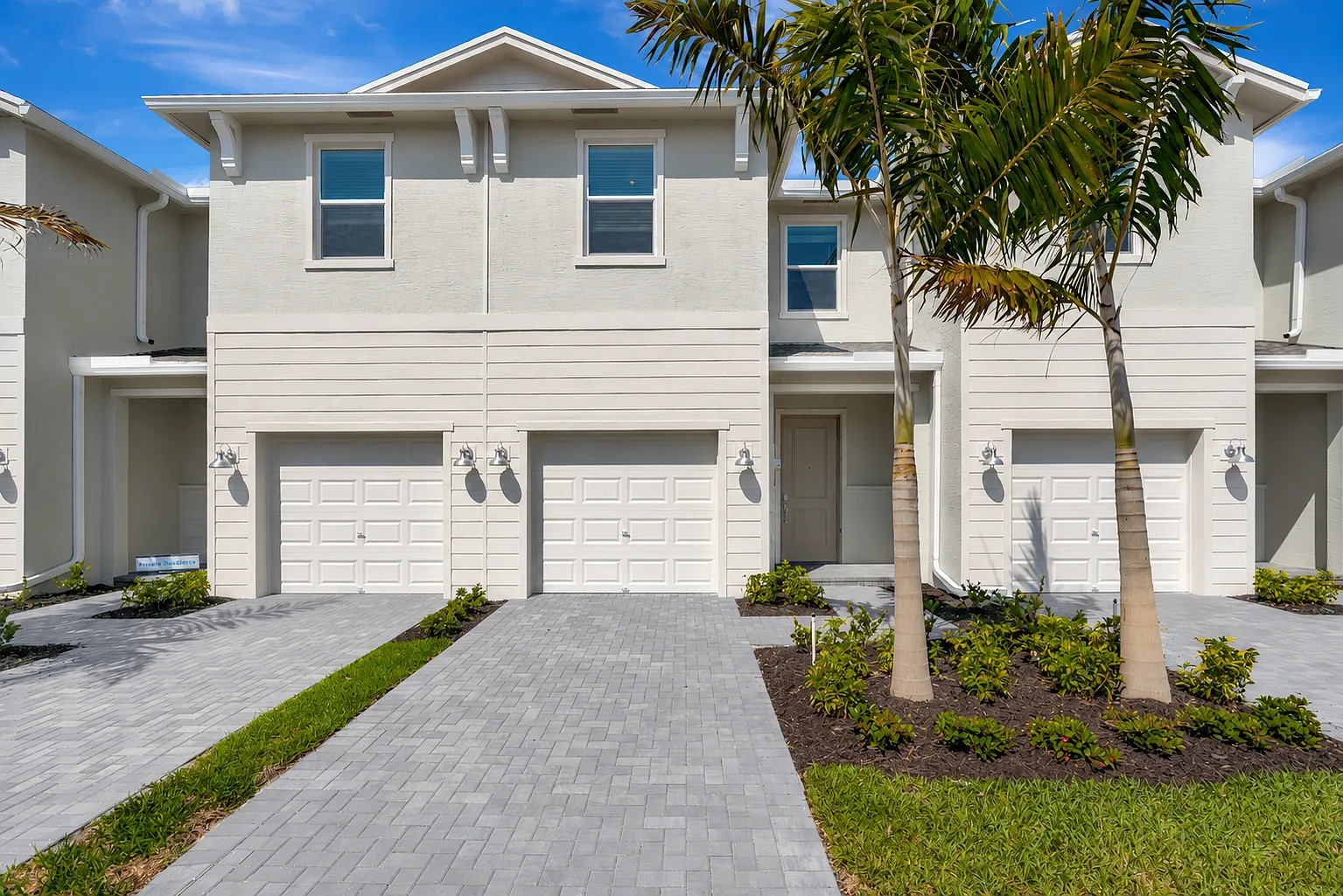 3 bed, 2.5 bath, 1635 sqft, $2,200 — Photo 1