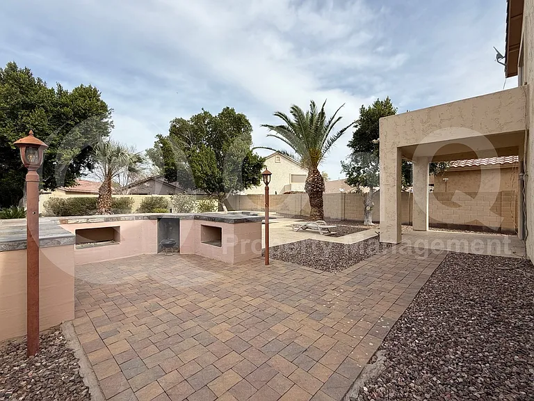 2450 E Darrel Rd — Photo 34